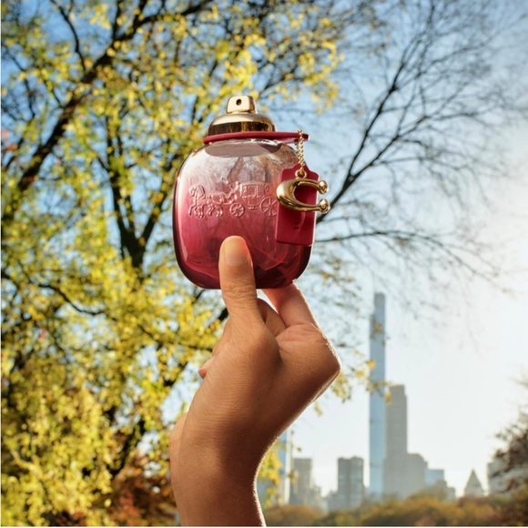 Coach Wild Rose Eau de Parfum Spray - Picture 2 of 16